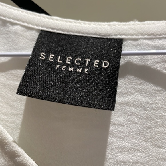 Lovely Selected Femme high-low t-shirt style polyester blouse - Picture 3 of 6